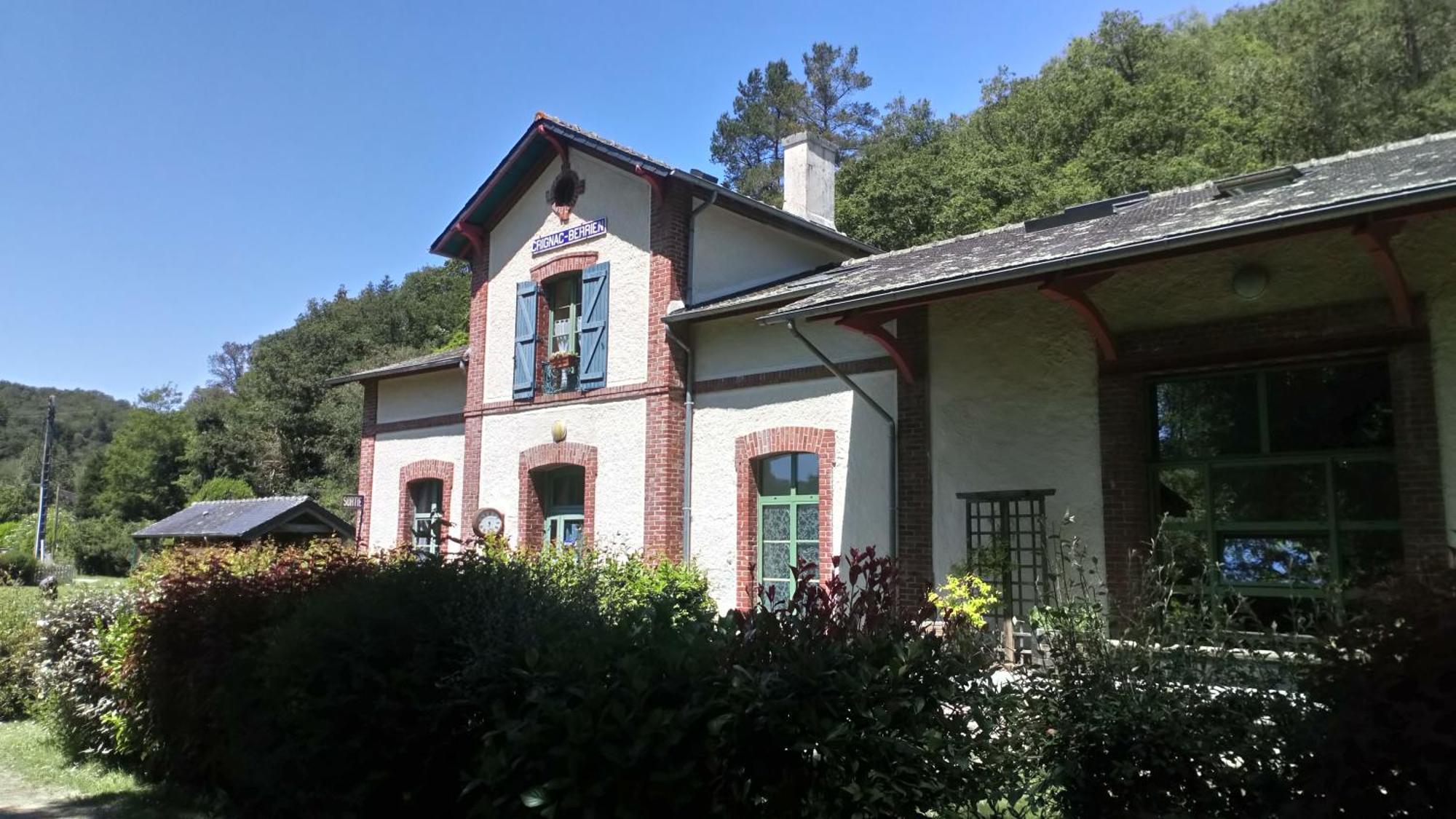 Ostal Scrignac - Gite D'Etape De La Gare Exterior photo