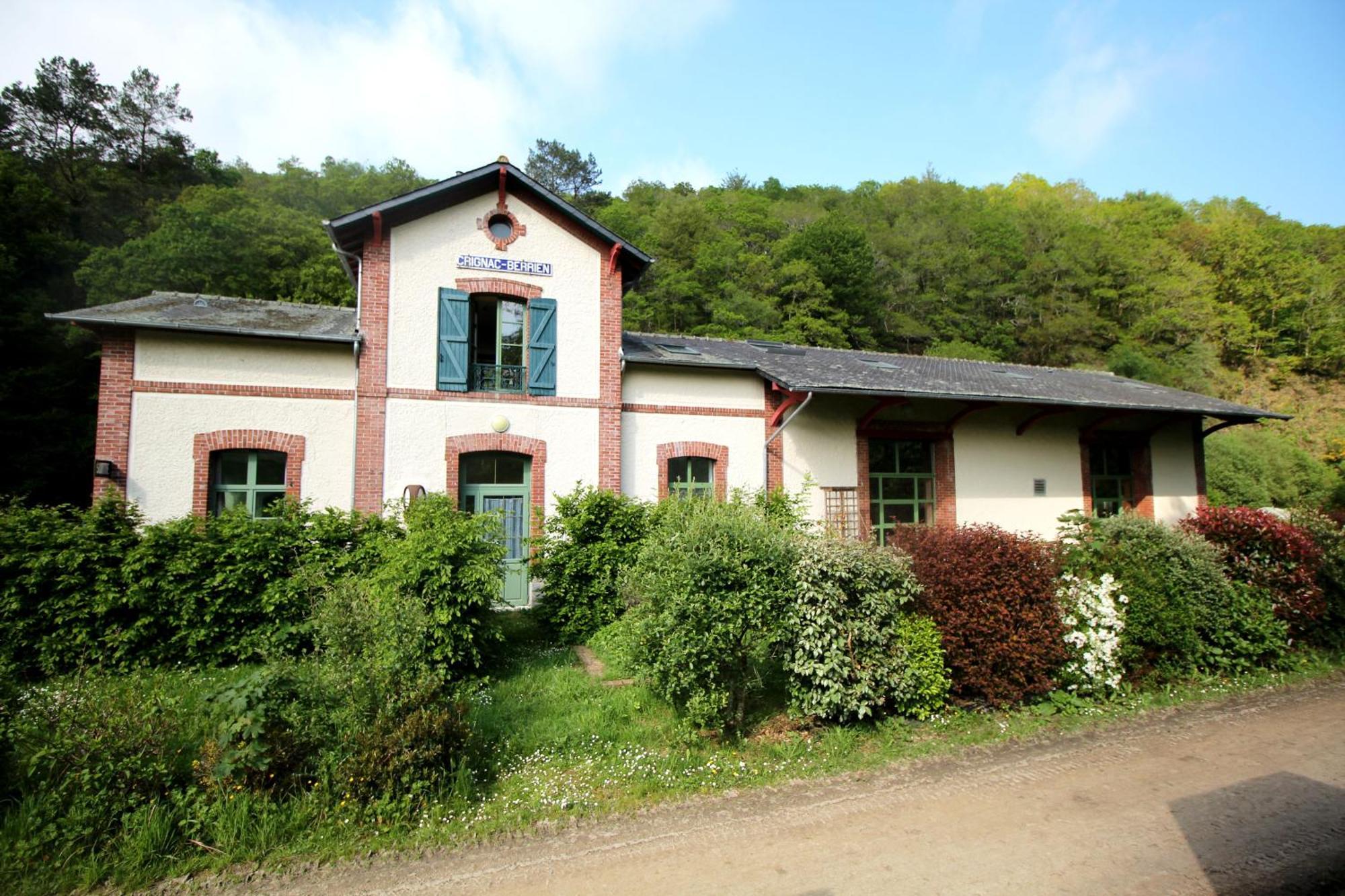 Ostal Scrignac - Gite D'Etape De La Gare Exterior photo